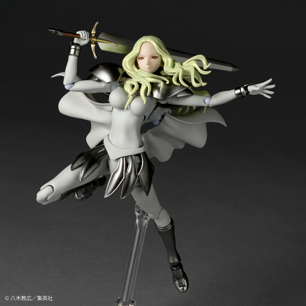 CLAYMORE「微笑のテレサ」のフィギュア画像