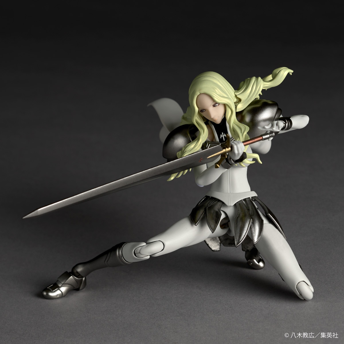 CLAYMORE「微笑のテレサ」のフィギュア画像