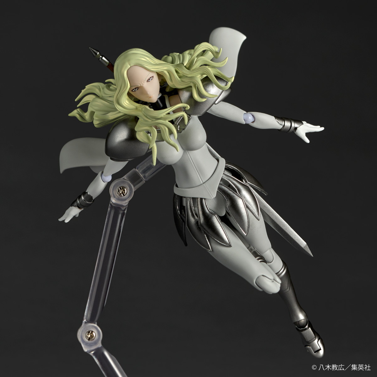 CLAYMORE「微笑のテレサ」のフィギュア画像