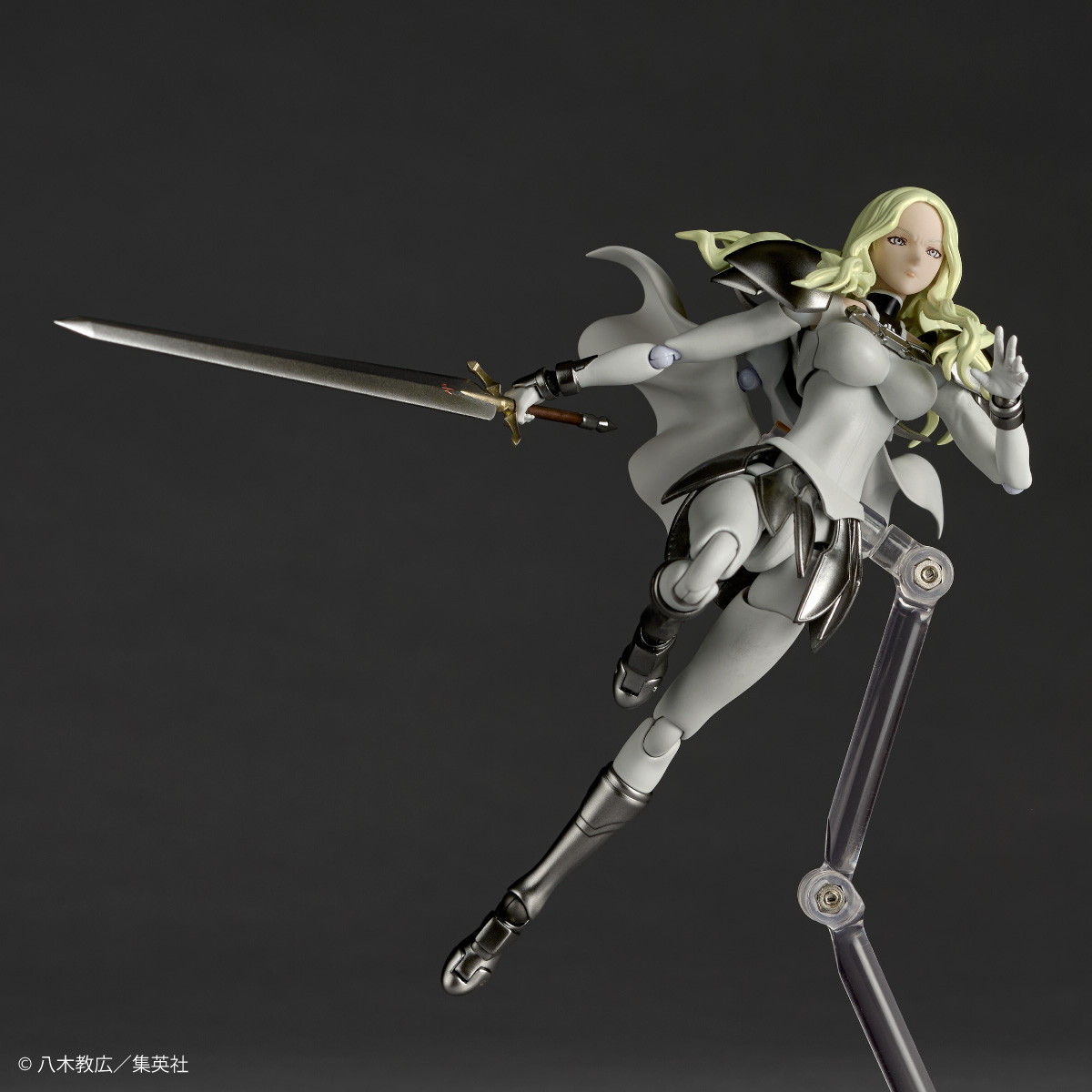 CLAYMORE「微笑のテレサ」のフィギュア画像