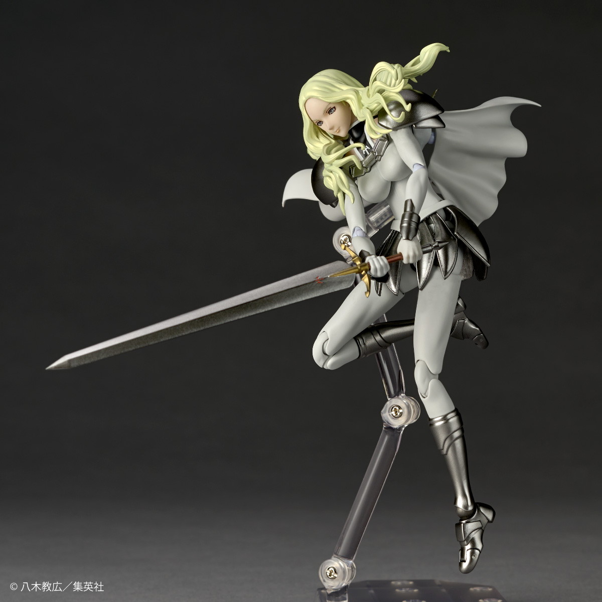 CLAYMORE「微笑のテレサ」のフィギュア画像