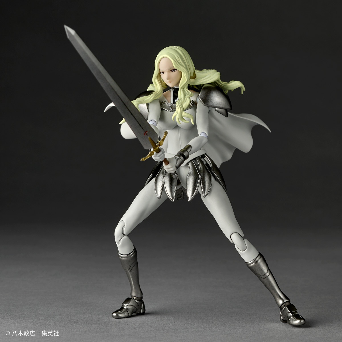 CLAYMORE「微笑のテレサ」のフィギュア画像