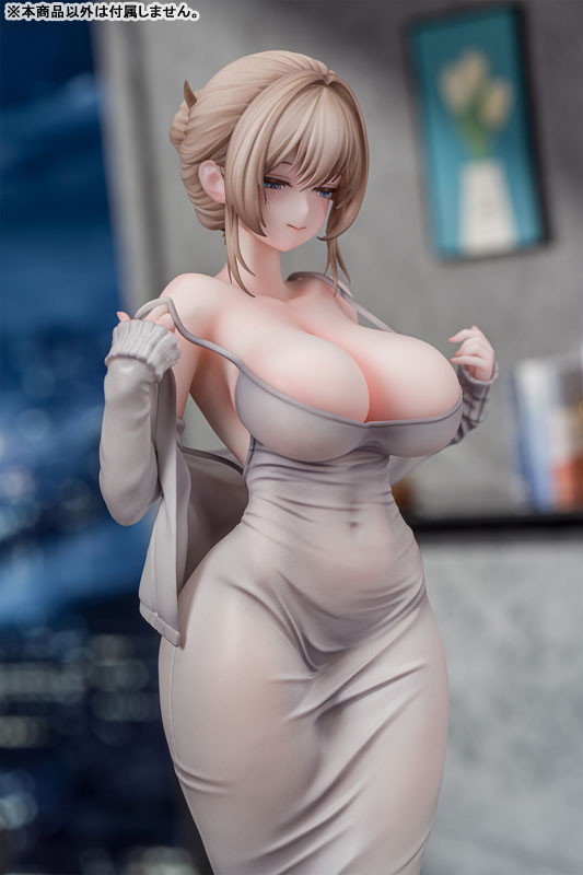 オリジナル「無防備なエリン(Erin)」のフィギュア画像