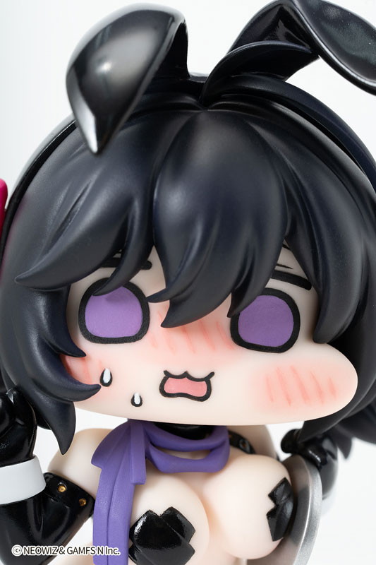 ブラウンダスト2「セレブリティ・バニー ロエン」のフィギュア画像