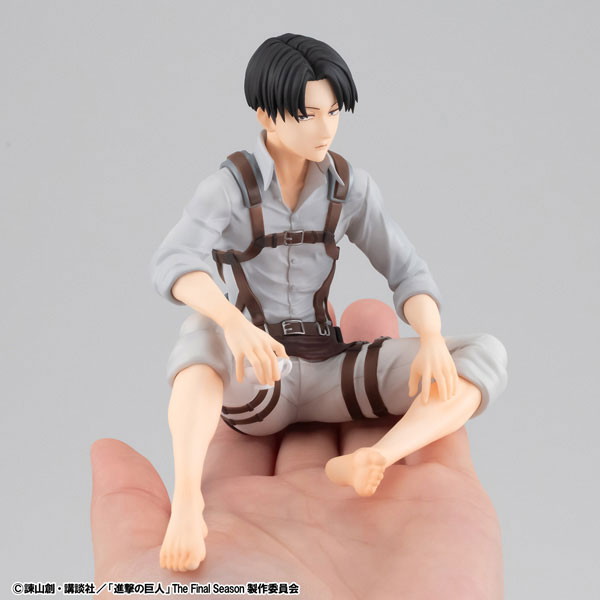 進撃の巨人「リヴァイ兵士長」のフィギュア画像