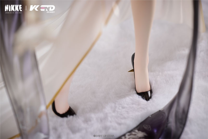 勝利の女神:NIKKE「クラウン:グローリアスフラワー」のフィギュア画像
