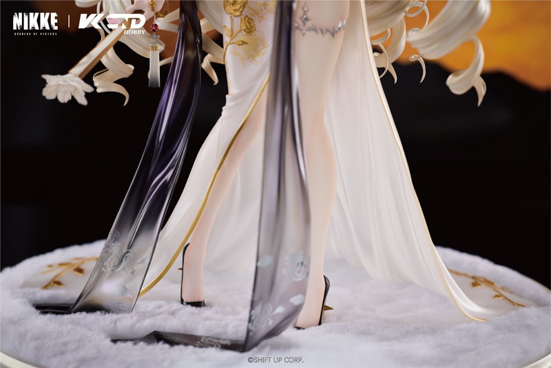 勝利の女神:NIKKE「クラウン:グローリアスフラワー」のフィギュア画像