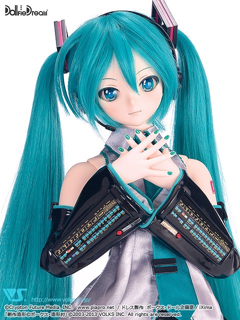玩具メーカーと元「VAIO」「AIBO」開発担当の技術者が作る“動く”初音ミクのドールが「マジカルミライ2016」で参考展示