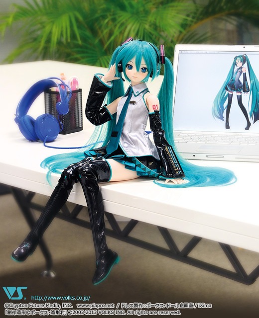 玩具メーカーと元「VAIO」「AIBO」開発担当の技術者が作る“動く”初音ミクのドールが「マジカルミライ2016」で参考展示