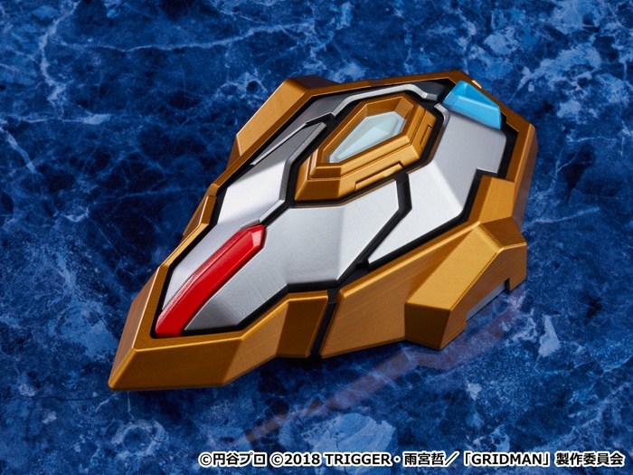 「SSSS.GRIDMAN」より“アクセスフラッシュ”するためのブレスレット型アイテム「プライマルアクセプター」の1/1スケールトイが登場!