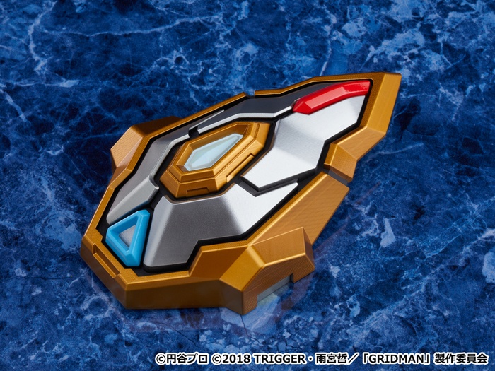 「SSSS.GRIDMAN」より“アクセスフラッシュ”するためのブレスレット型アイテム「プライマルアクセプター」の1/1スケールトイが登場!