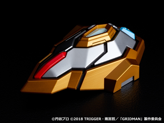「SSSS.GRIDMAN」より“アクセスフラッシュ”するためのブレスレット型アイテム「プライマルアクセプター」の1/1スケールトイが登場!
