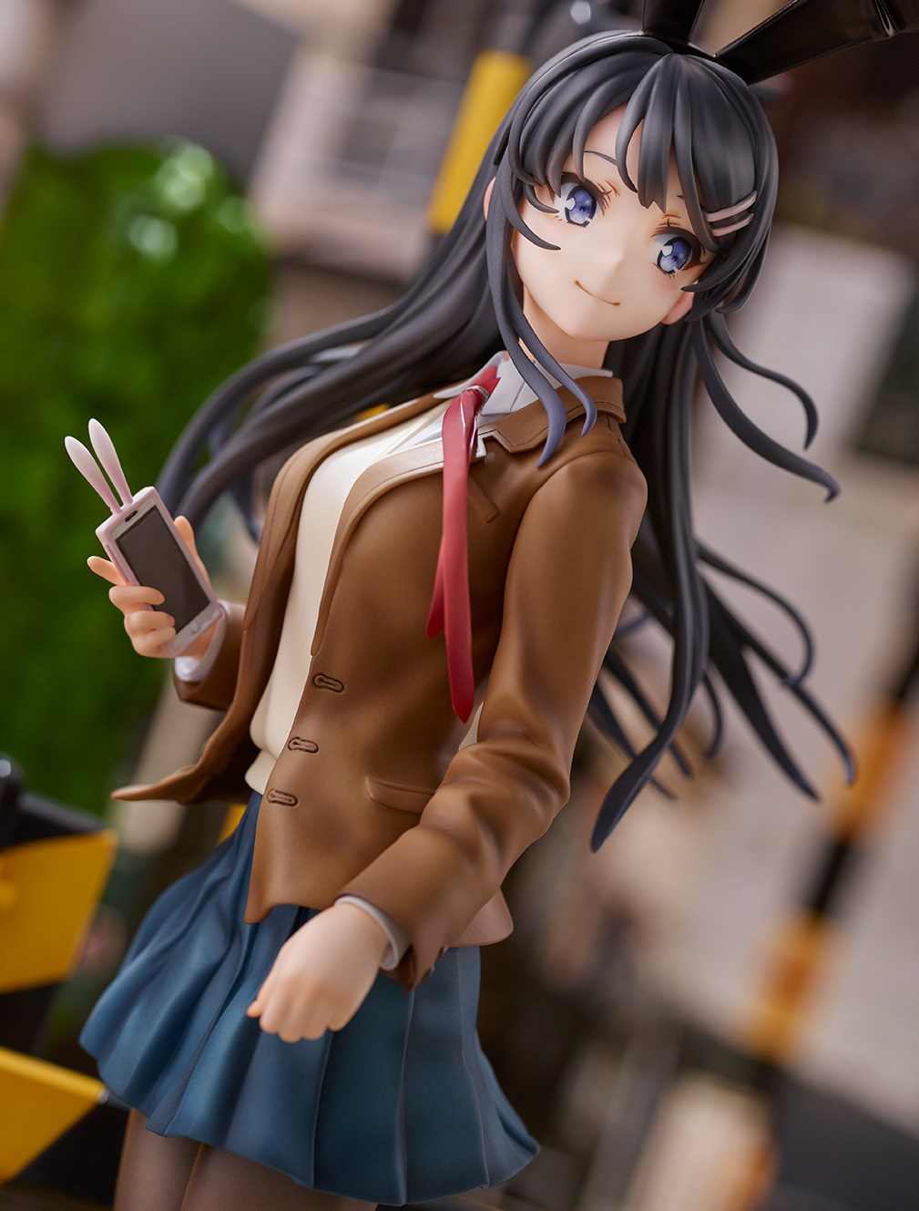 アニメ「青春ブタ野郎はバニーガール先輩の夢を見ない」1/7スケールフィギュア「桜島麻衣 -江ノ電 Ver.-」の販売期間延長が決定!