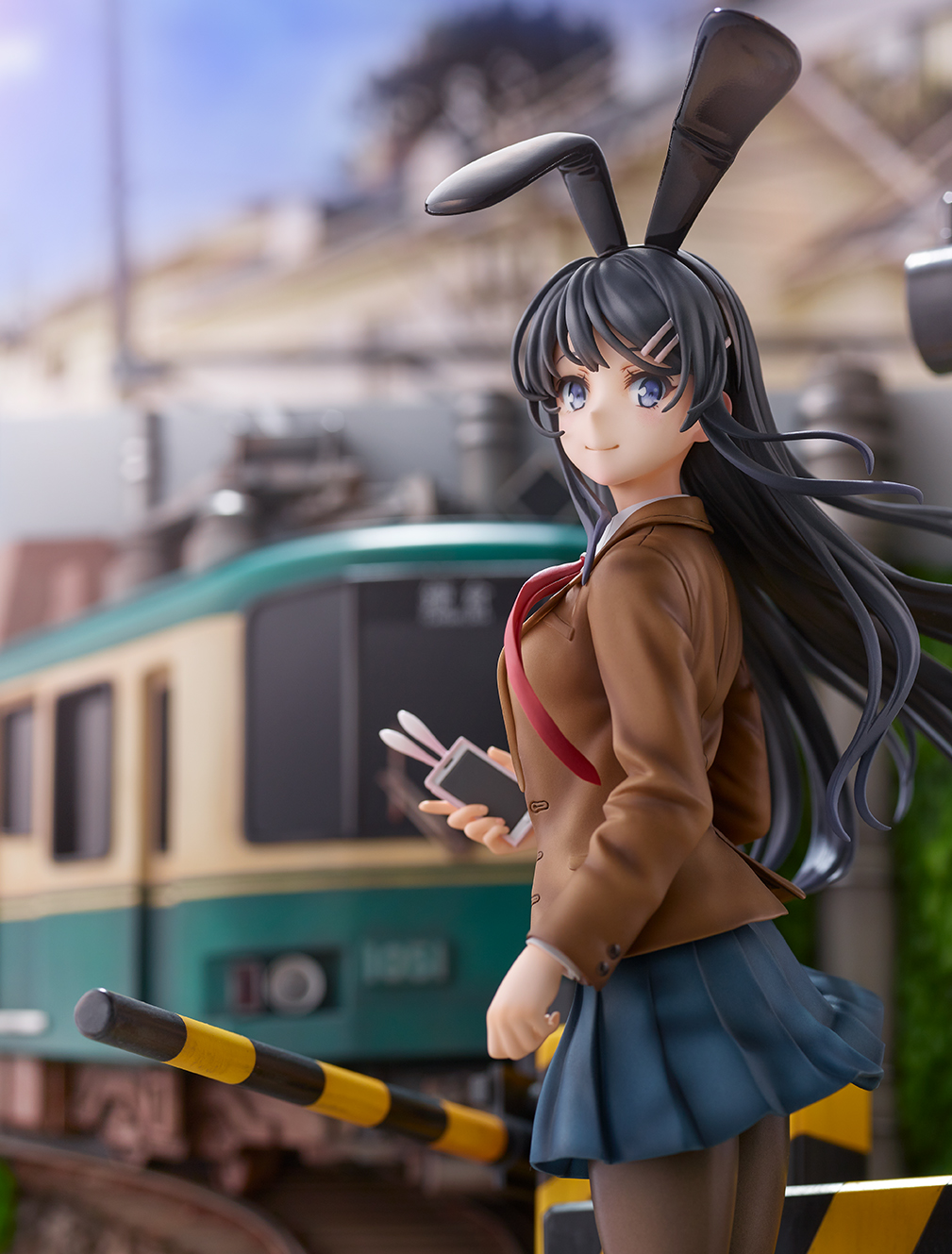 アニメ「青春ブタ野郎はバニーガール先輩の夢を見ない」1/7スケールフィギュア「桜島麻衣 -江ノ電 Ver.-」の販売期間延長が決定!