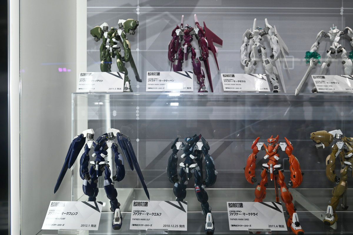 【ROBOT魂15th Anniversary EVENTフォトレポート】「機動戦士ガンダム」シリーズや、過去に発表されたROBOT魂ブランドのフィギュアを紹介！