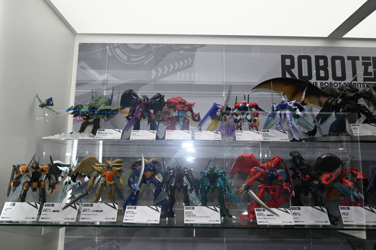 【ROBOT魂15th Anniversary EVENTフォトレポート】「機動戦士ガンダム」シリーズや、過去に発表されたROBOT魂ブランドのフィギュアを紹介！