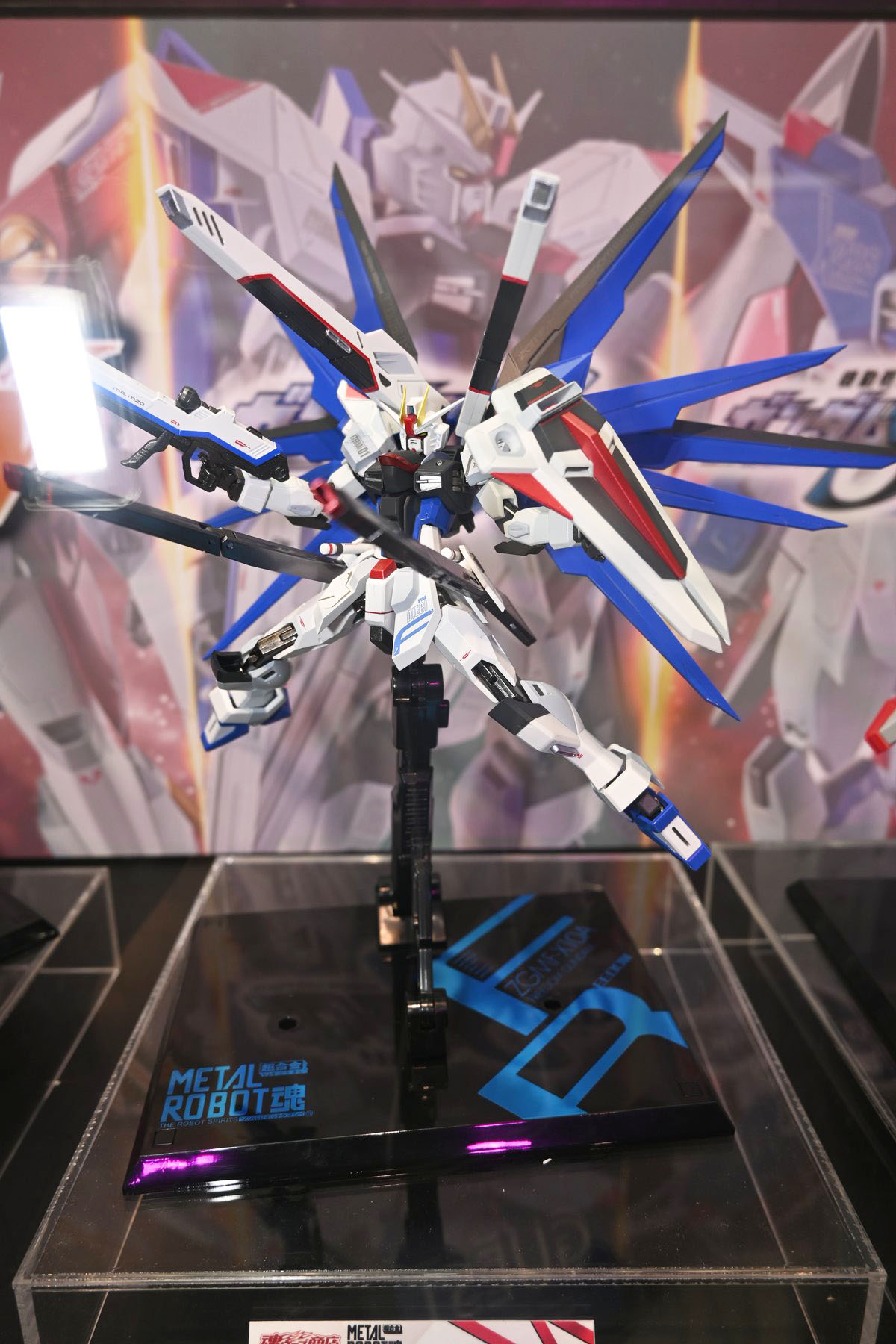 【ROBOT魂15th Anniversary EVENTフォトレポート】「機動戦士ガンダム」シリーズや、過去に発表されたROBOT魂ブランドのフィギュアを紹介！