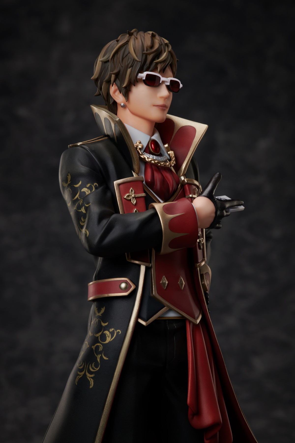 GACKTさんがディーラー姿のスケールフィギュアとして初登場！全国のアミューズメント施設「ナムコ」限定で順次展開