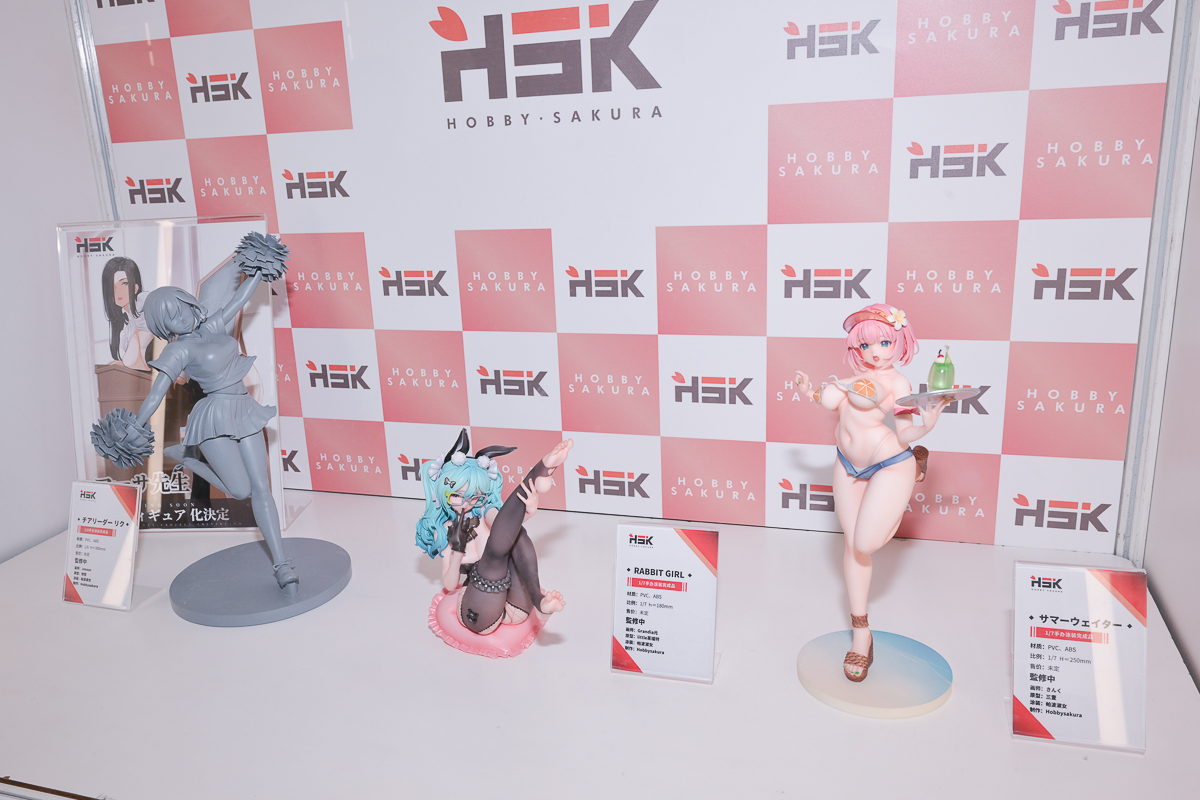 【ワンフェス2024冬フォトレポート】あみあみホビーキャンプブースから「アズールレーン」ホノルル、KADOKAWA 電撃ホビーウェブブースから「ハイスクールD×D HERO」リアス・グレモリーなどのフィギュアを紹介！