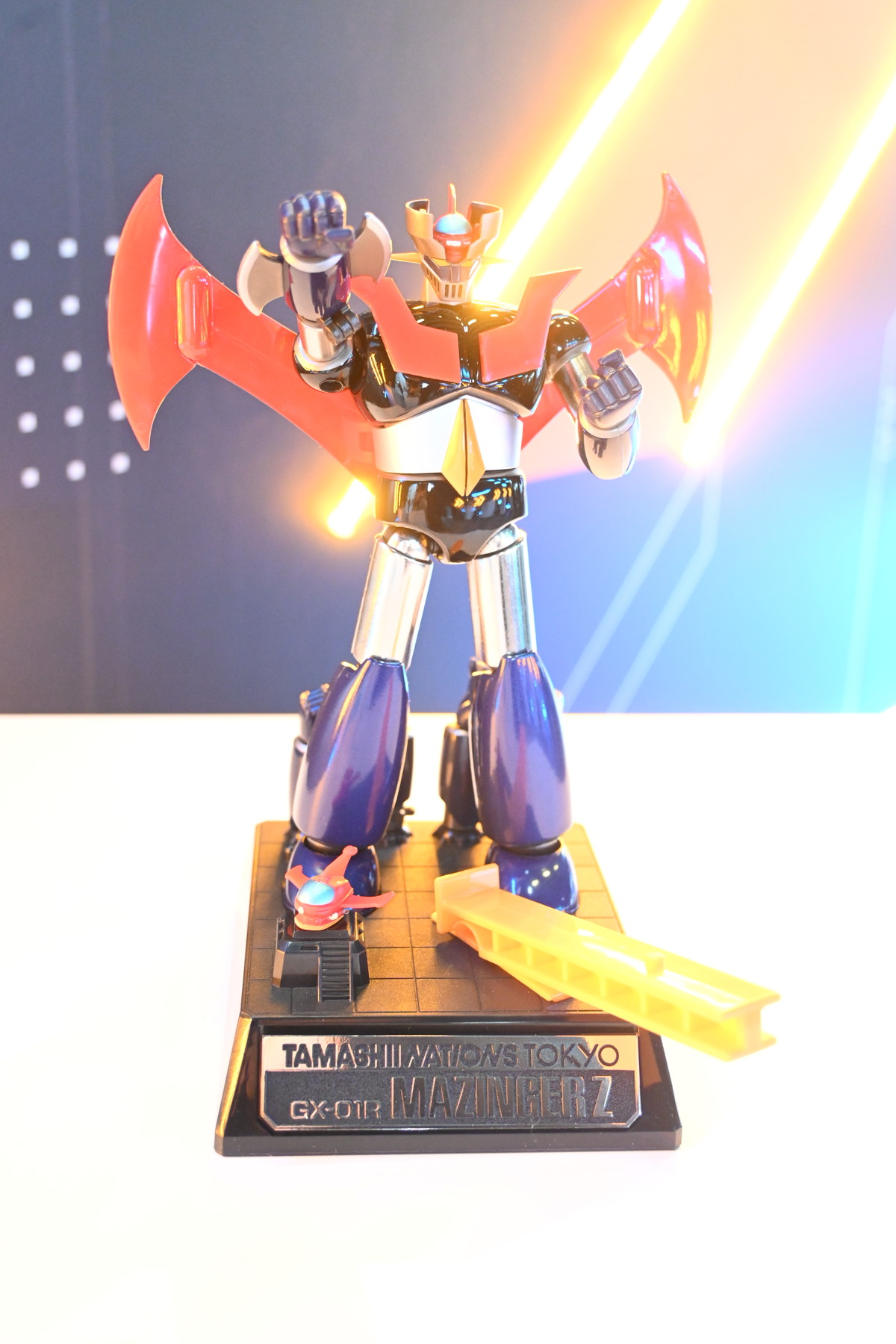 【TAMASHII NATION 2024フォトレポート】「劇場版マクロスF～イツワリノウタヒメ～」スーパールシファーバルキリー（ブレラ・スターン機）や「勇者エクスカイザー」キングエクスカイザーなどのフィギュアを紹介！