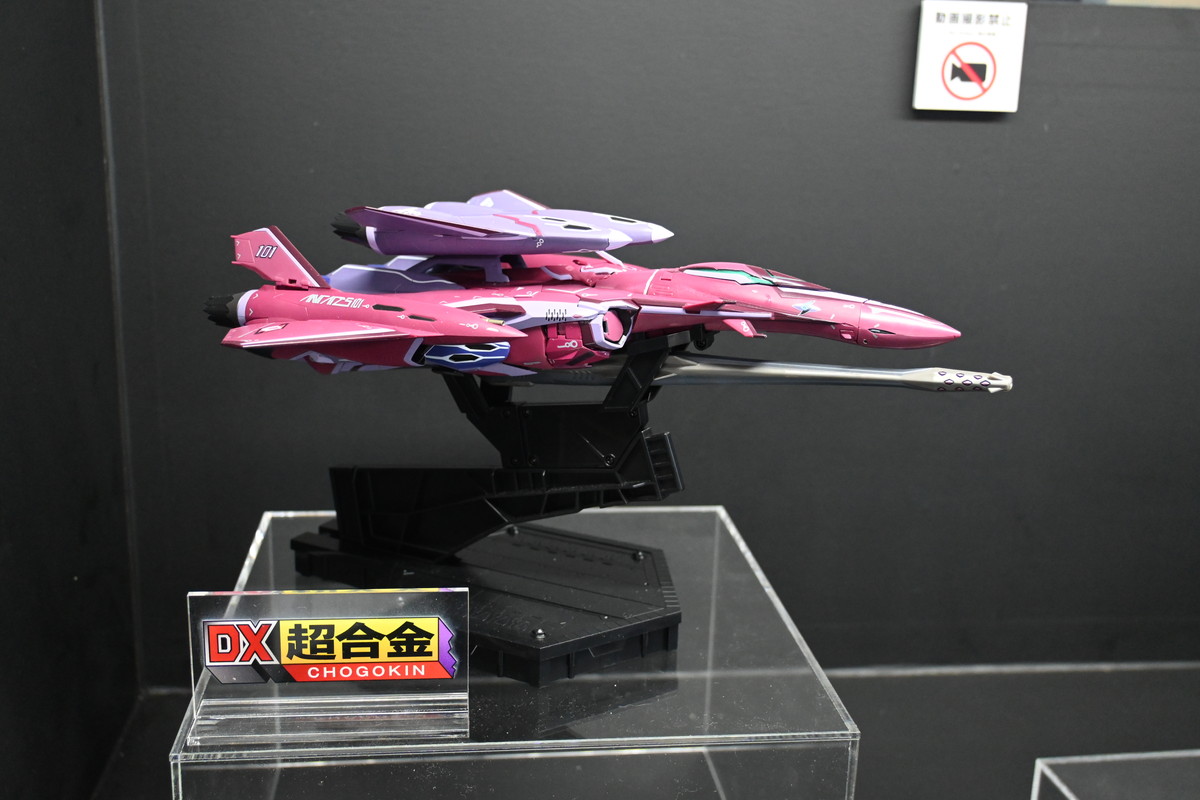 【TAMASHII NATION 2024フォトレポート】「劇場版マクロスF～イツワリノウタヒメ～」スーパールシファーバルキリー（ブレラ・スターン機）や「勇者エクスカイザー」キングエクスカイザーなどのフィギュアを紹介！