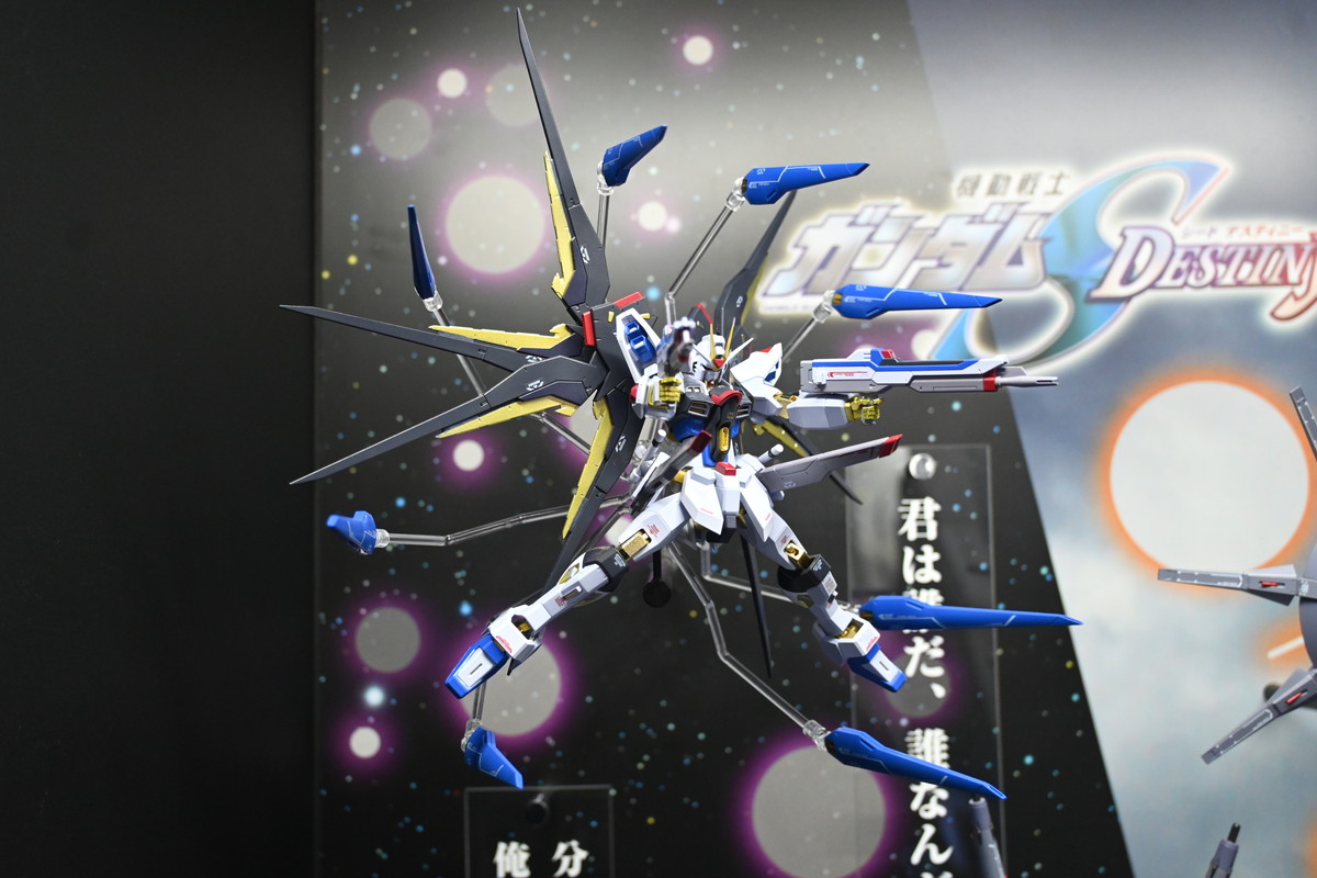 【TAMASHII NATION 2024フォトレポート】「機動戦士ガンダムSEED DESTINY」ソードインパルスガンダムや「機動戦士Zガンダム」Zガンダムなどのフィギュアを紹介！