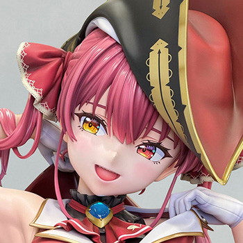 「宝鐘マリン×横浜マリンタワー コラボレーション」にて、宝鐘マリン 等身大フィギュアが登場！