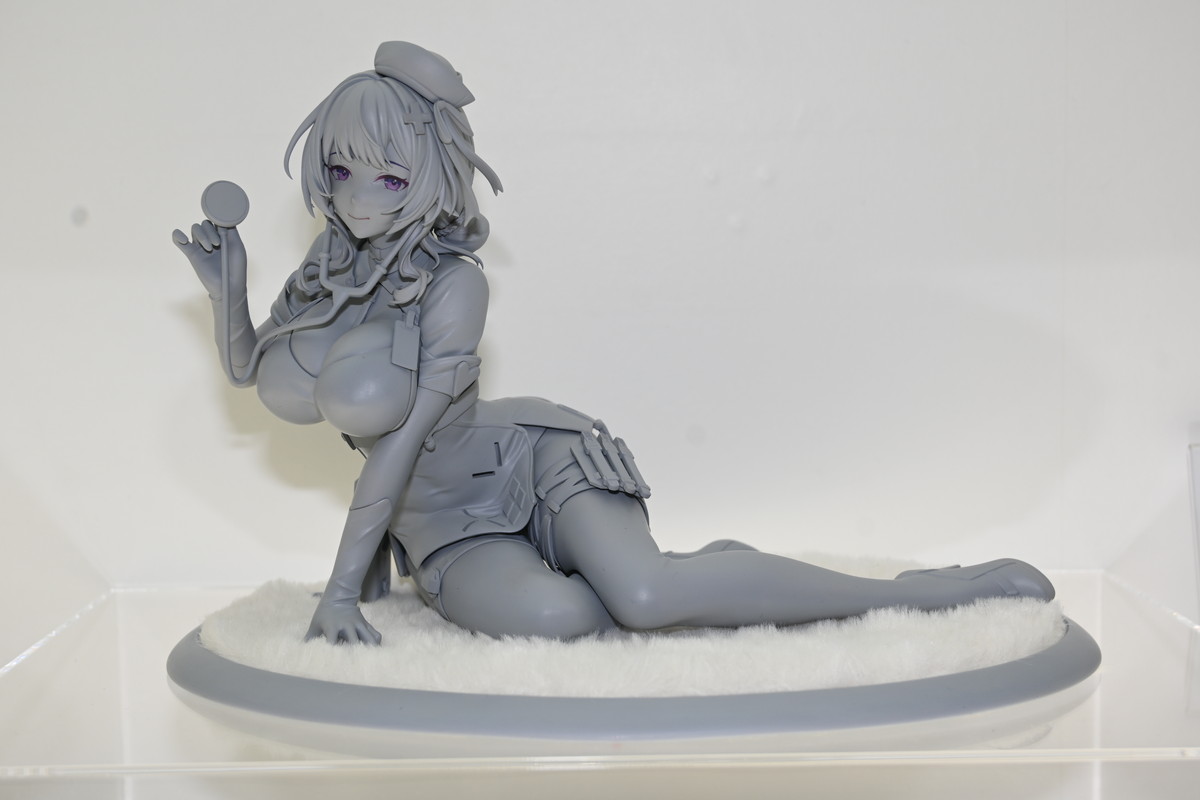 【ワンフェス2025冬フォトレポート】あみあみホビーキャンプブースから「勝利の女神：NIKKE」クラウン、APEXTOYSブースから「アズールレーン」ニュージャージーなどのフィギュアを紹介！