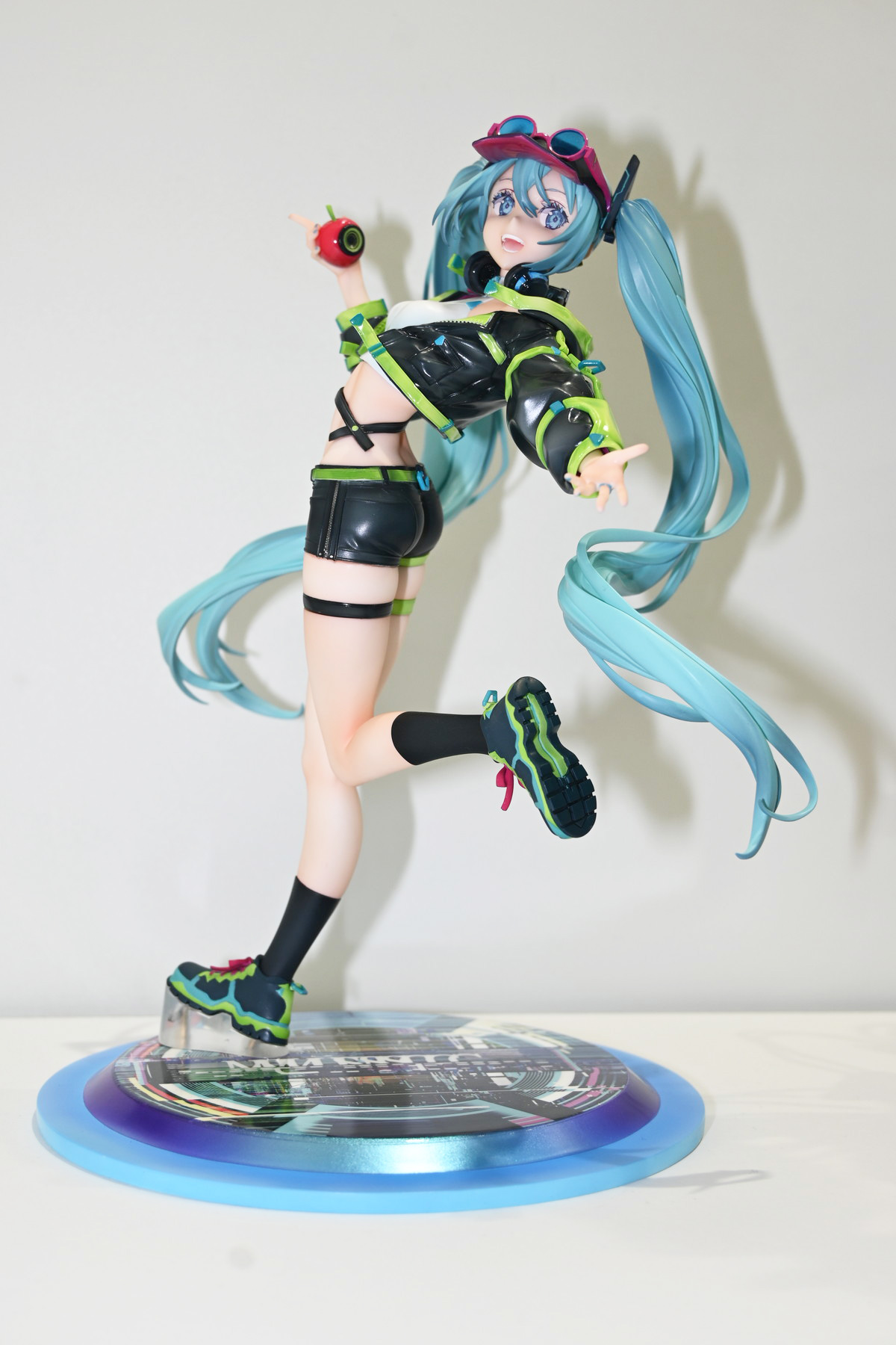 【ワンフェス2025冬フォトレポート】キューズQブースから「デッド・オア・アライブ」マリー・ローズ、東京フィギュアブースから「学園アイドルマスター」花海佑芽などのフィギュアを紹介！