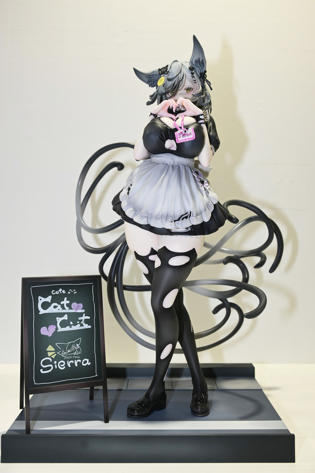 【ワンフェス2025冬フォトレポート】キューズQブースから「デッド・オア・アライブ」マリー・ローズ、東京フィギュアブースから「学園アイドルマスター」花海佑芽などのフィギュアを紹介！