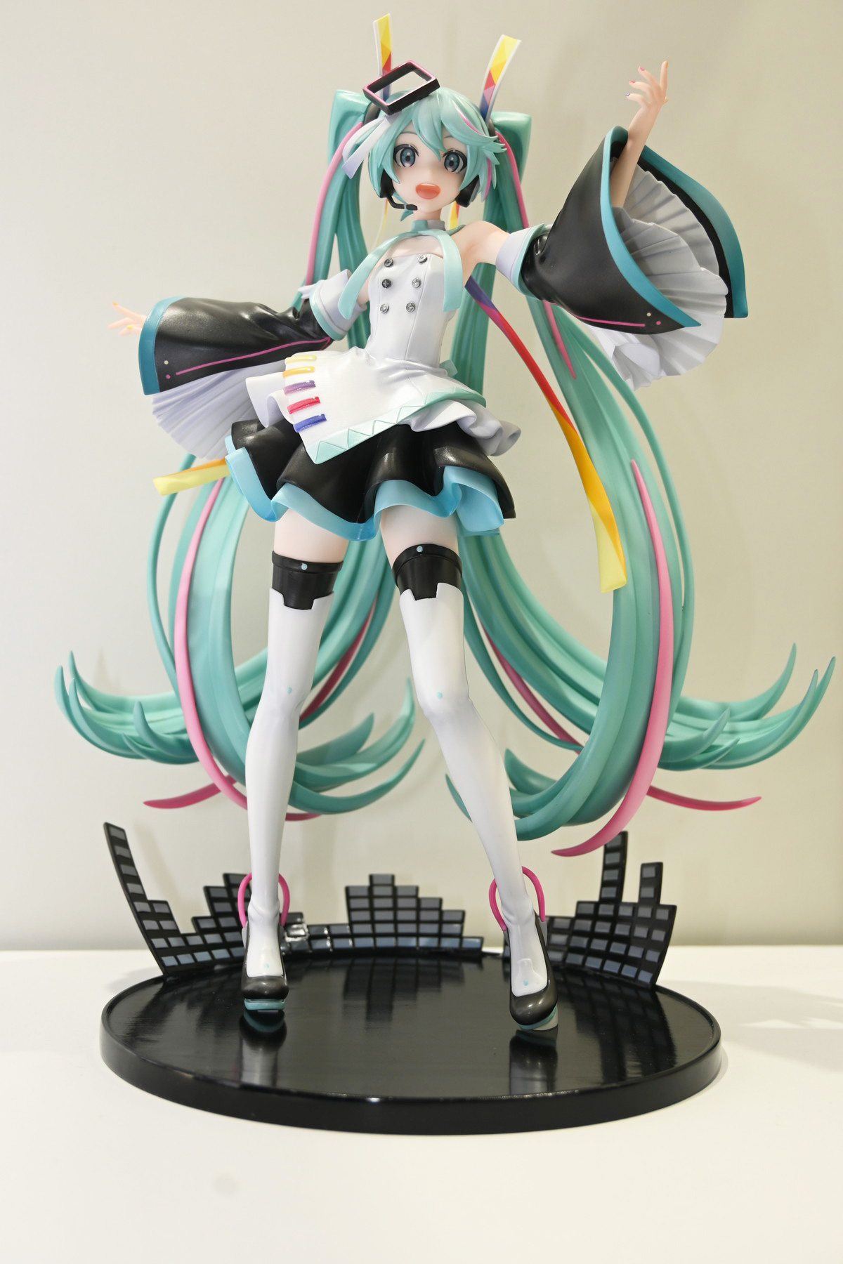 【ワンフェス2025冬フォトレポート】キューズQブースから「デッド・オア・アライブ」マリー・ローズ、東京フィギュアブースから「学園アイドルマスター」花海佑芽などのフィギュアを紹介！