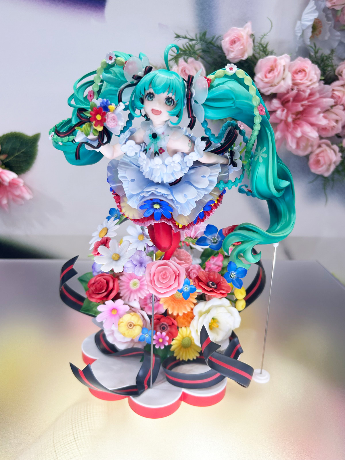 【スマイルフェス2025フォトレポート】「キャラクター・ボーカル・シリーズ01 初音ミク」初音ミクや「アズールレーン」ブレマートンなどのフィギュアを紹介!