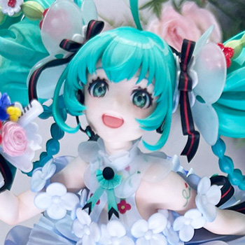 【スマイルフェス2025フォトレポート】「キャラクター・ボーカル・シリーズ01 初音ミク」初音ミクや「アズールレーン」ブレマートンなどのフィギュアを紹介!