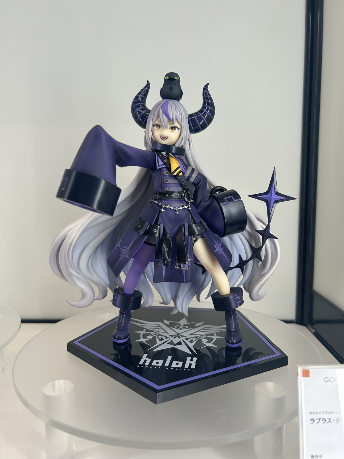【スマイルフェス2025フォトレポート】「ホロライブプロダクション」AZKiや「勝利の女神:NIKKE」ドロシーなどのフィギュアを紹介!