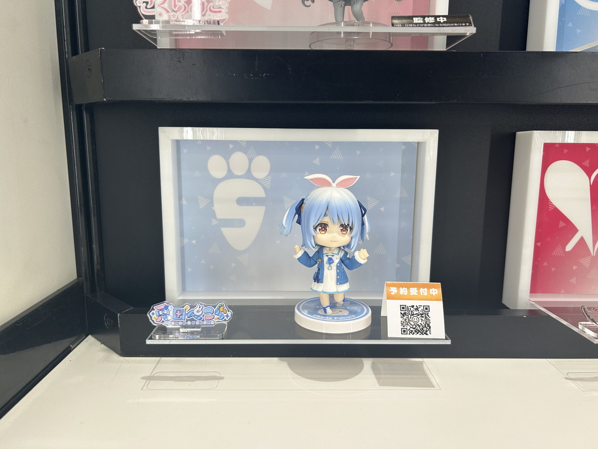 【スマイルフェス2025フォトレポート】「ホロライブプロダクション」AZKiや「勝利の女神:NIKKE」ドロシーなどのフィギュアを紹介!