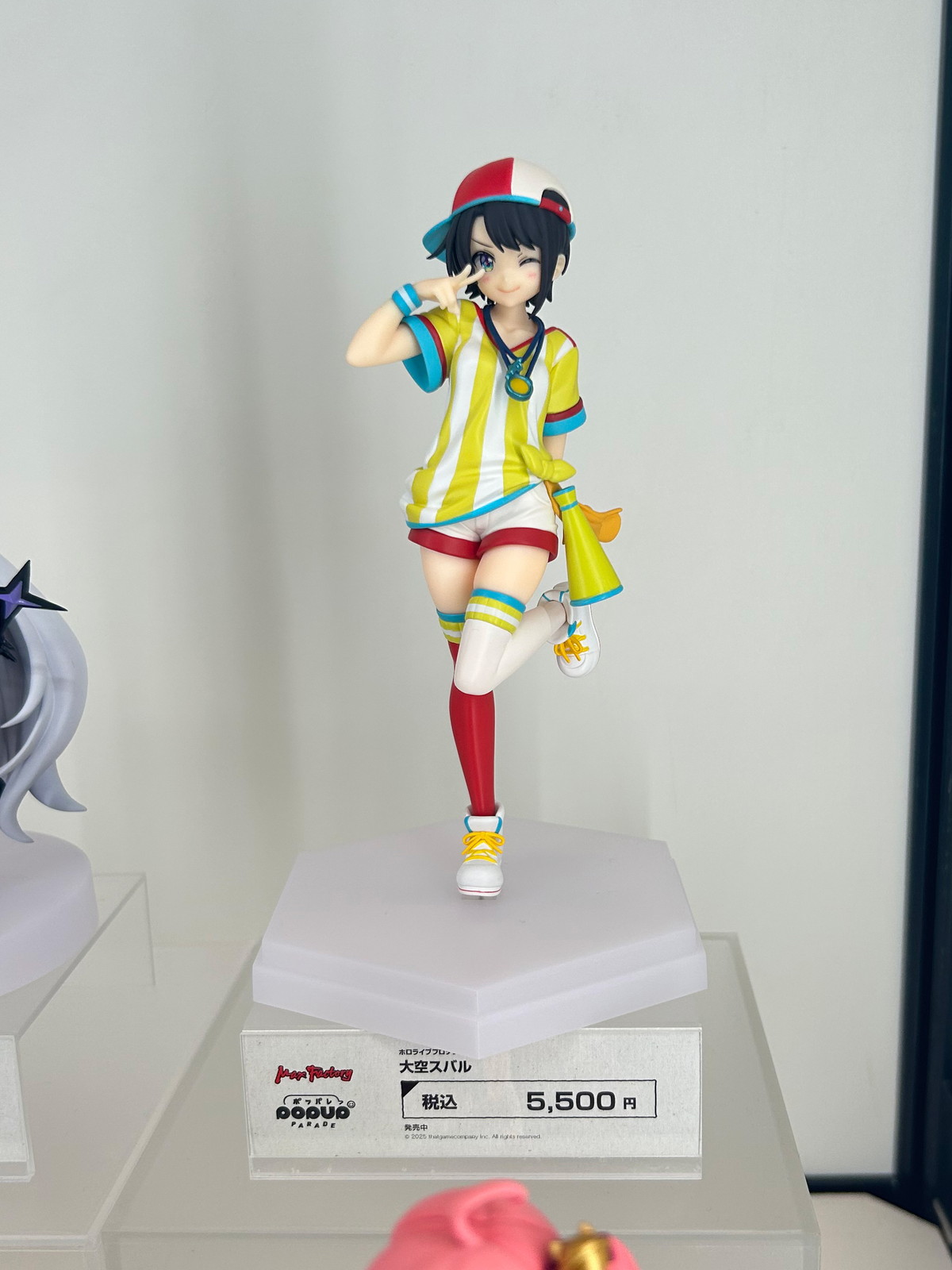 【スマイルフェス2025フォトレポート】「ホロライブプロダクション」AZKiや「勝利の女神:NIKKE」ドロシーなどのフィギュアを紹介!