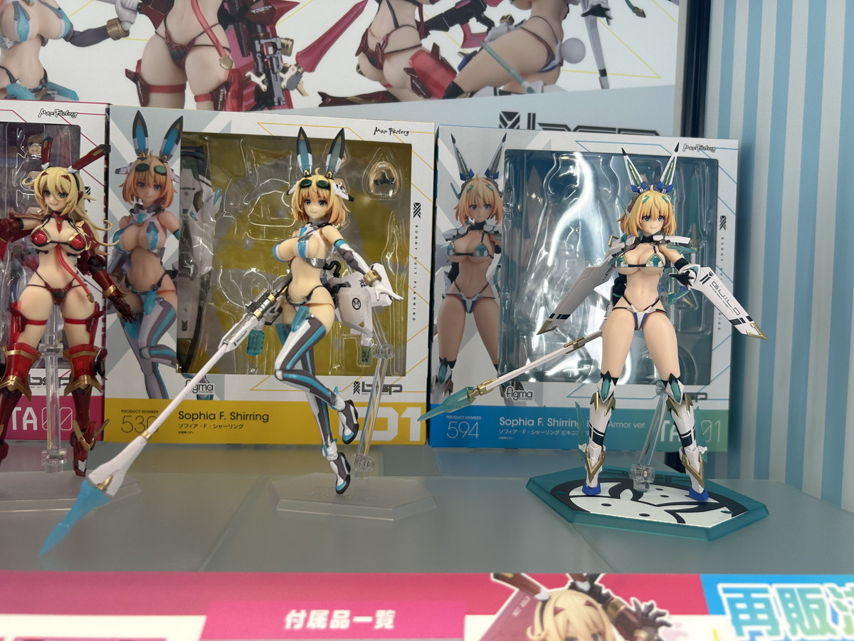 【スマイルフェス2025フォトレポート】「ホロライブプロダクション」AZKiや「勝利の女神:NIKKE」ドロシーなどのフィギュアを紹介!