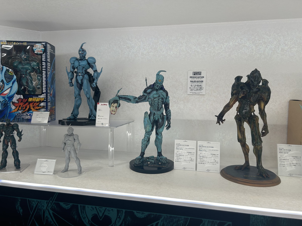 【スマイルフェス2025フォトレポート】「ホロライブプロダクション」AZKiや「勝利の女神:NIKKE」ドロシーなどのフィギュアを紹介!