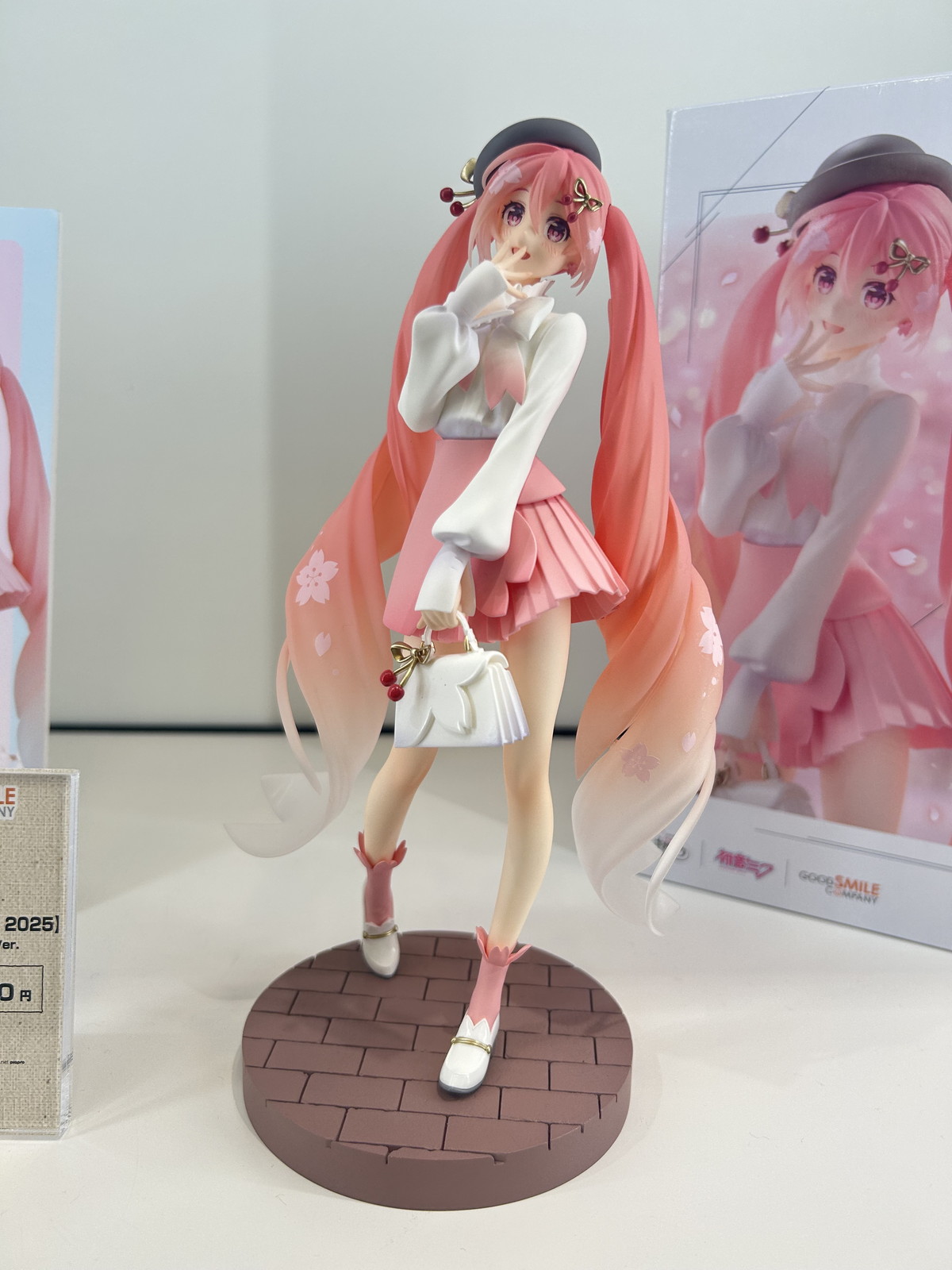 【スマイルフェス2025フォトレポート】「ウマ娘 プリティーダービー」ヴィブロスや「カードキャプターさくら クリアカード編」木之本桜などのフィギュアを紹介!
