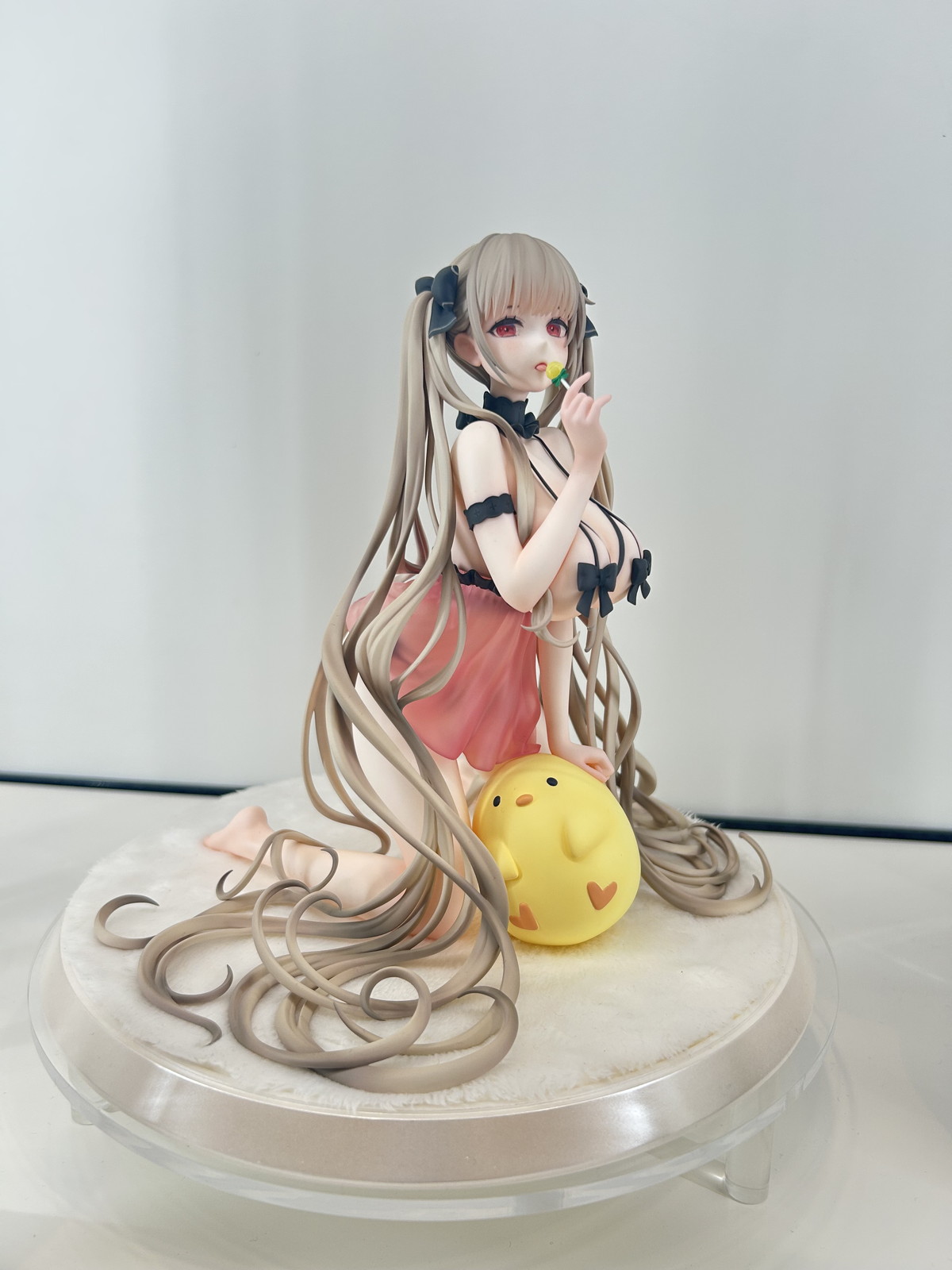 【スマイルフェス2025フォトレポート】「勝利の女神:NIKKE」アリスや「ユミアのアトリエ ~追憶の錬金術士と幻創の地~」ユミア・リースフェルトなどのフィギュアを紹介!