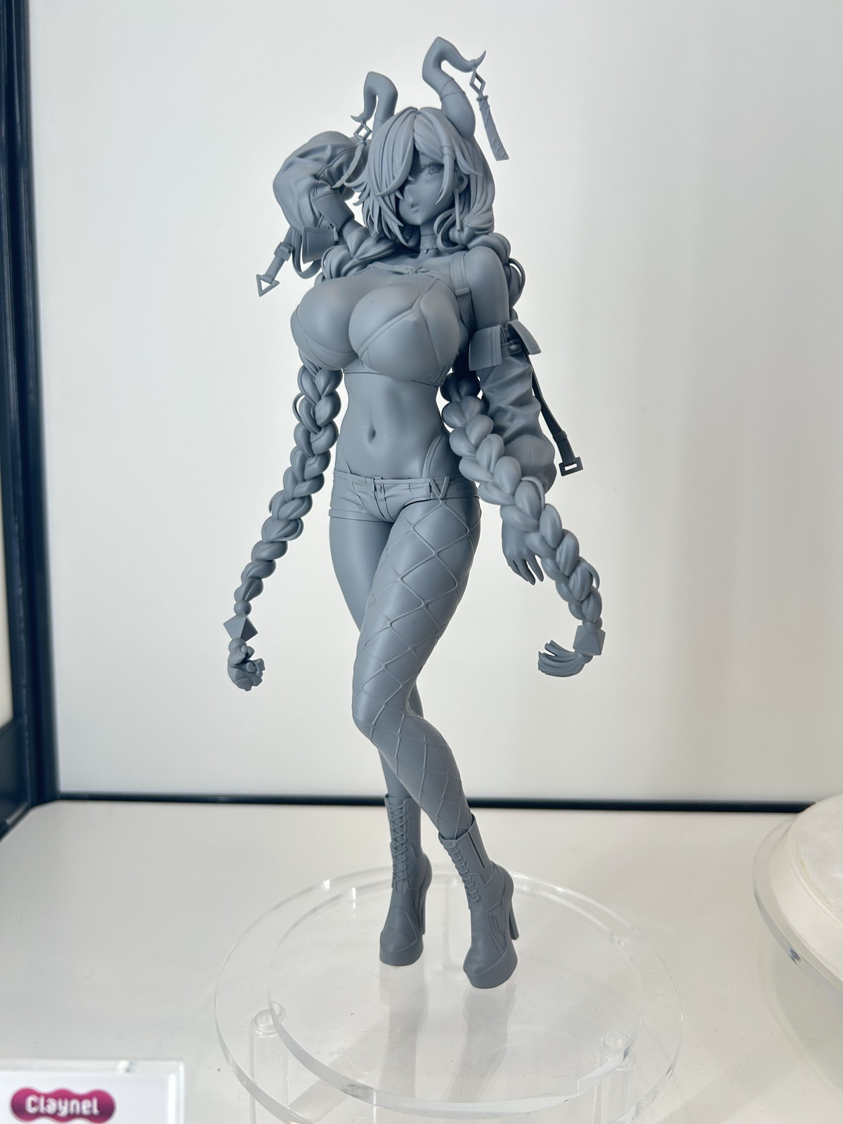 【スマイルフェス2025フォトレポート】「勝利の女神:NIKKE」アリスや「ユミアのアトリエ ~追憶の錬金術士と幻創の地~」ユミア・リースフェルトなどのフィギュアを紹介!