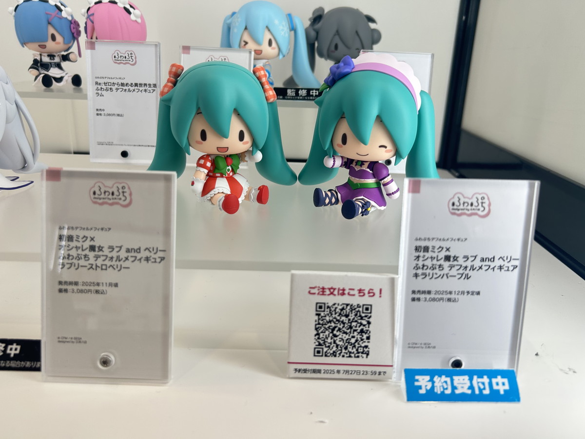 【スマイルフェス2025フォトレポート】「勝利の女神:NIKKE」アリスや「ユミアのアトリエ ~追憶の錬金術士と幻創の地~」ユミア・リースフェルトなどのフィギュアを紹介!