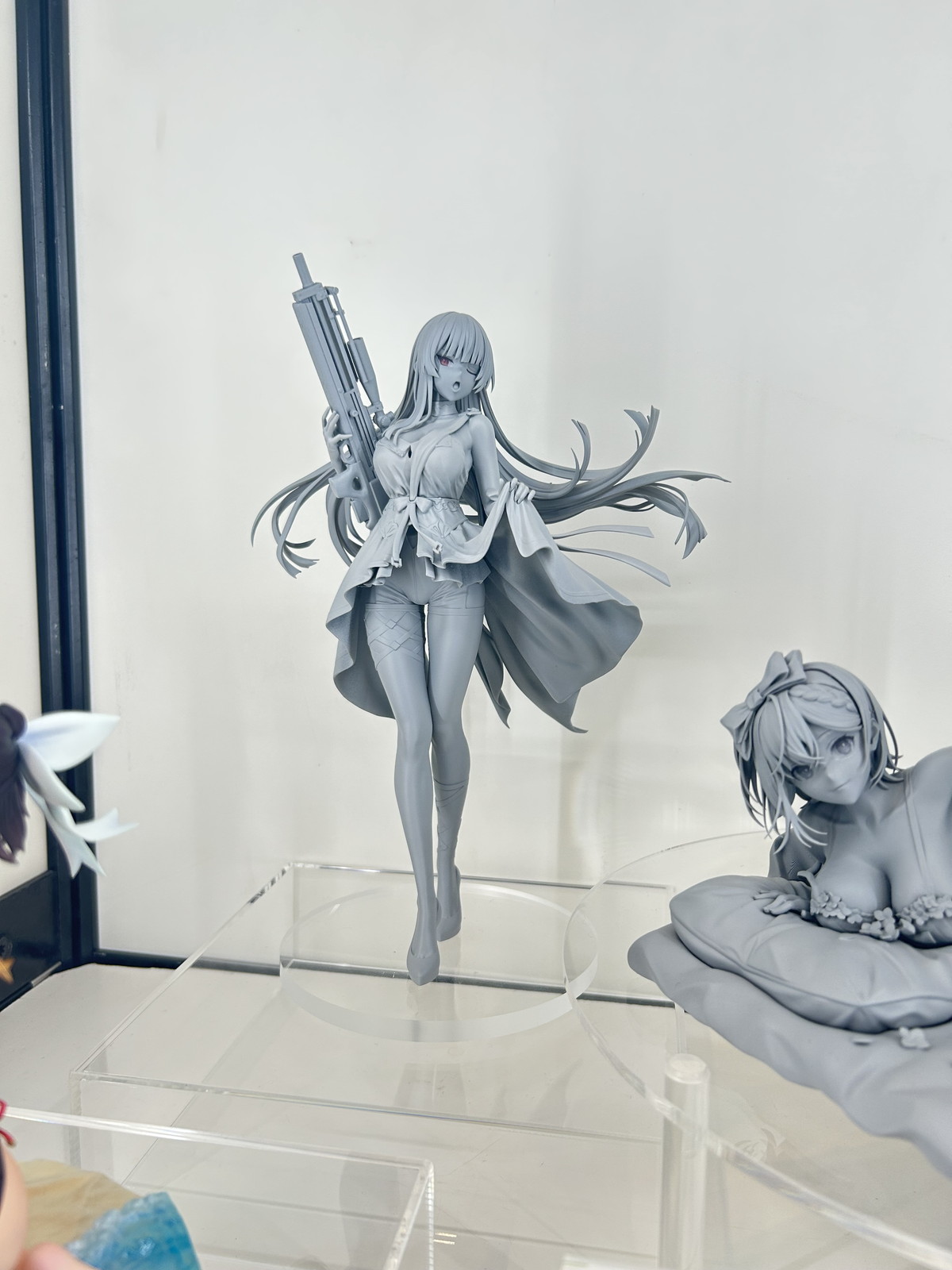 【スマイルフェス2025フォトレポート】「勝利の女神:NIKKE」アリスや「ユミアのアトリエ ~追憶の錬金術士と幻創の地~」ユミア・リースフェルトなどのフィギュアを紹介!