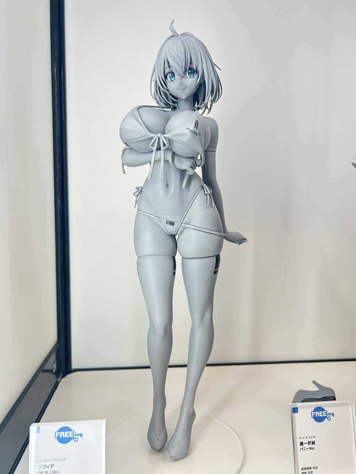【スマイルフェス2025フォトレポート】「勝利の女神:NIKKE」アリスや「ユミアのアトリエ ~追憶の錬金術士と幻創の地~」ユミア・リースフェルトなどのフィギュアを紹介!