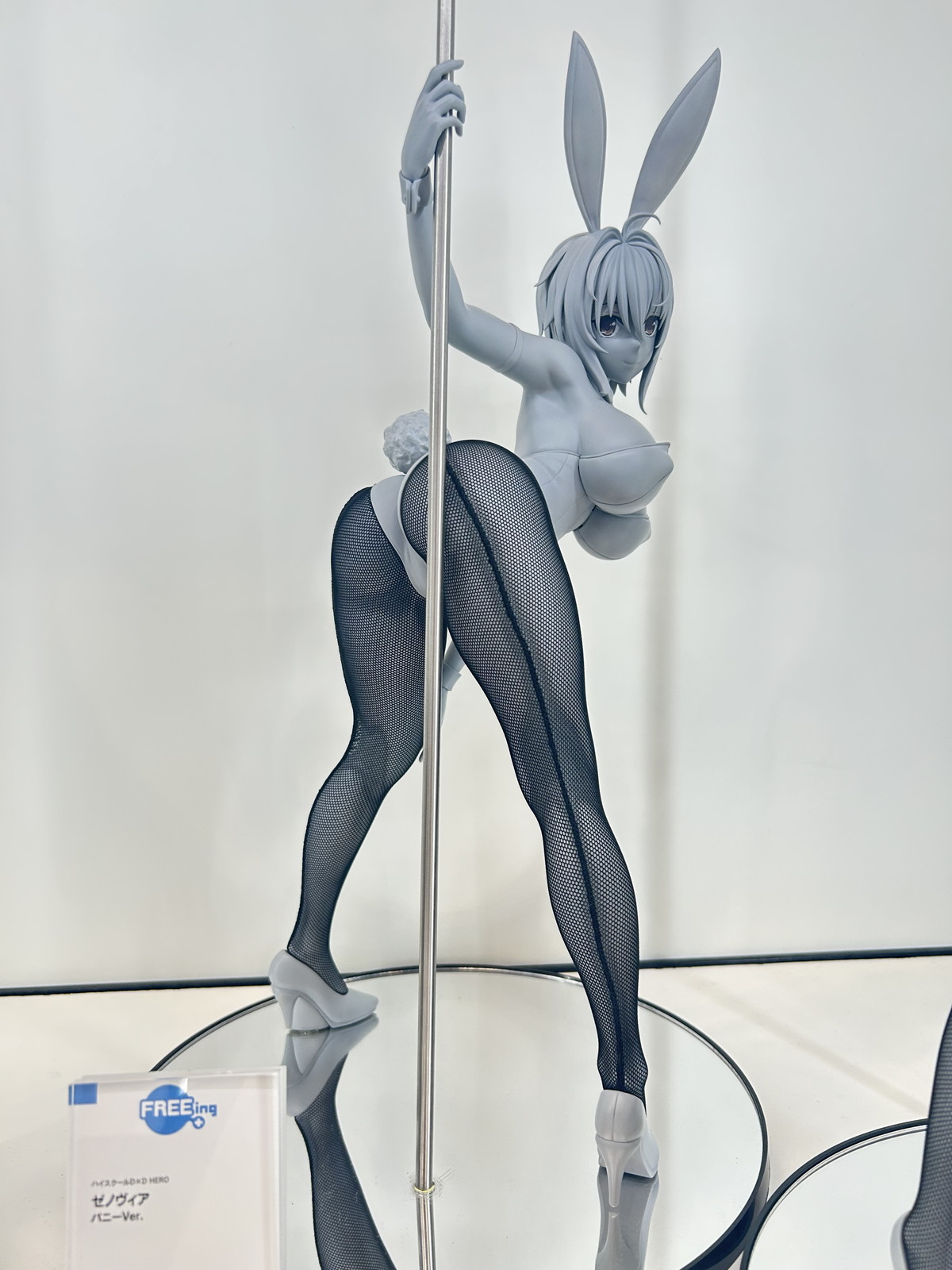 【スマイルフェス2025フォトレポート】「勝利の女神:NIKKE」アリスや「ユミアのアトリエ ~追憶の錬金術士と幻創の地~」ユミア・リースフェルトなどのフィギュアを紹介!