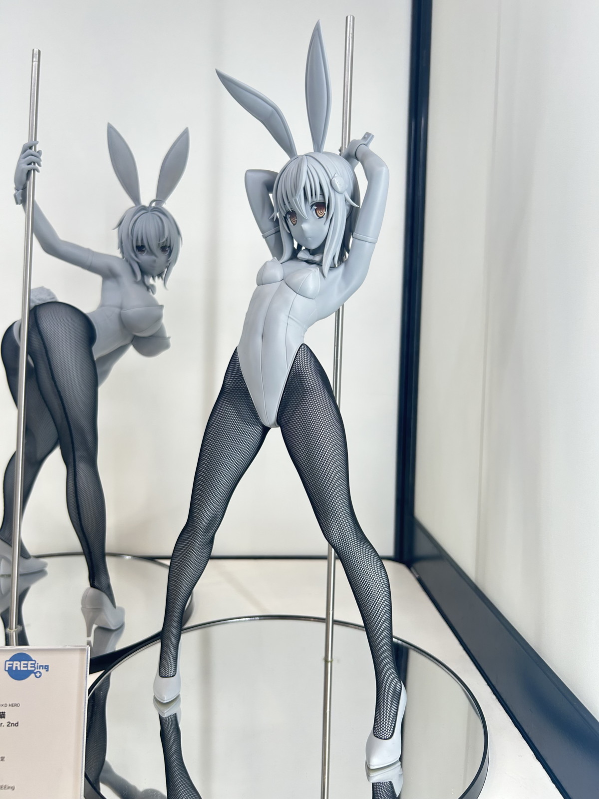 【スマイルフェス2025フォトレポート】「勝利の女神:NIKKE」アリスや「ユミアのアトリエ ~追憶の錬金術士と幻創の地~」ユミア・リースフェルトなどのフィギュアを紹介!