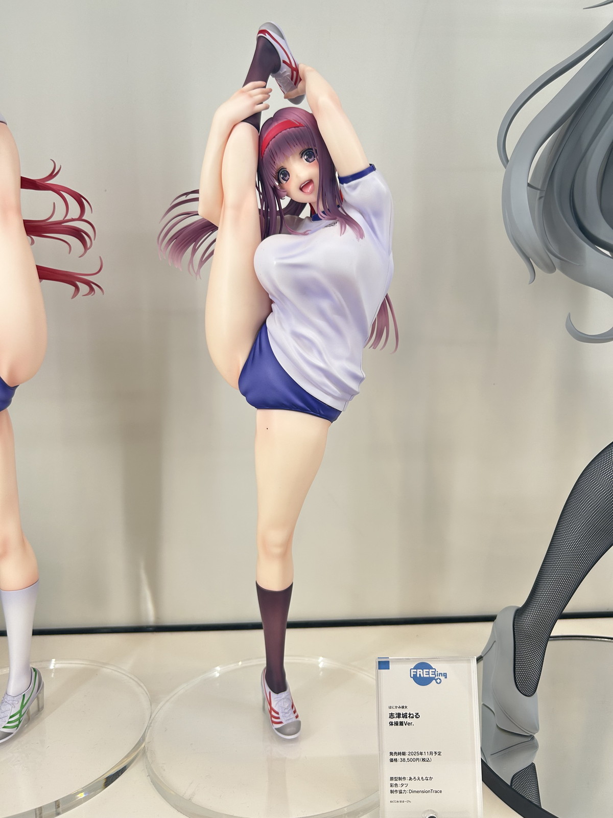 【スマイルフェス2025フォトレポート】「勝利の女神:NIKKE」アリスや「ユミアのアトリエ ~追憶の錬金術士と幻創の地~」ユミア・リースフェルトなどのフィギュアを紹介!