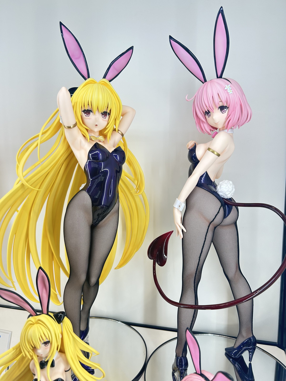 【スマイルフェス2025フォトレポート】「勝利の女神:NIKKE」アリスや「ユミアのアトリエ ~追憶の錬金術士と幻創の地~」ユミア・リースフェルトなどのフィギュアを紹介!