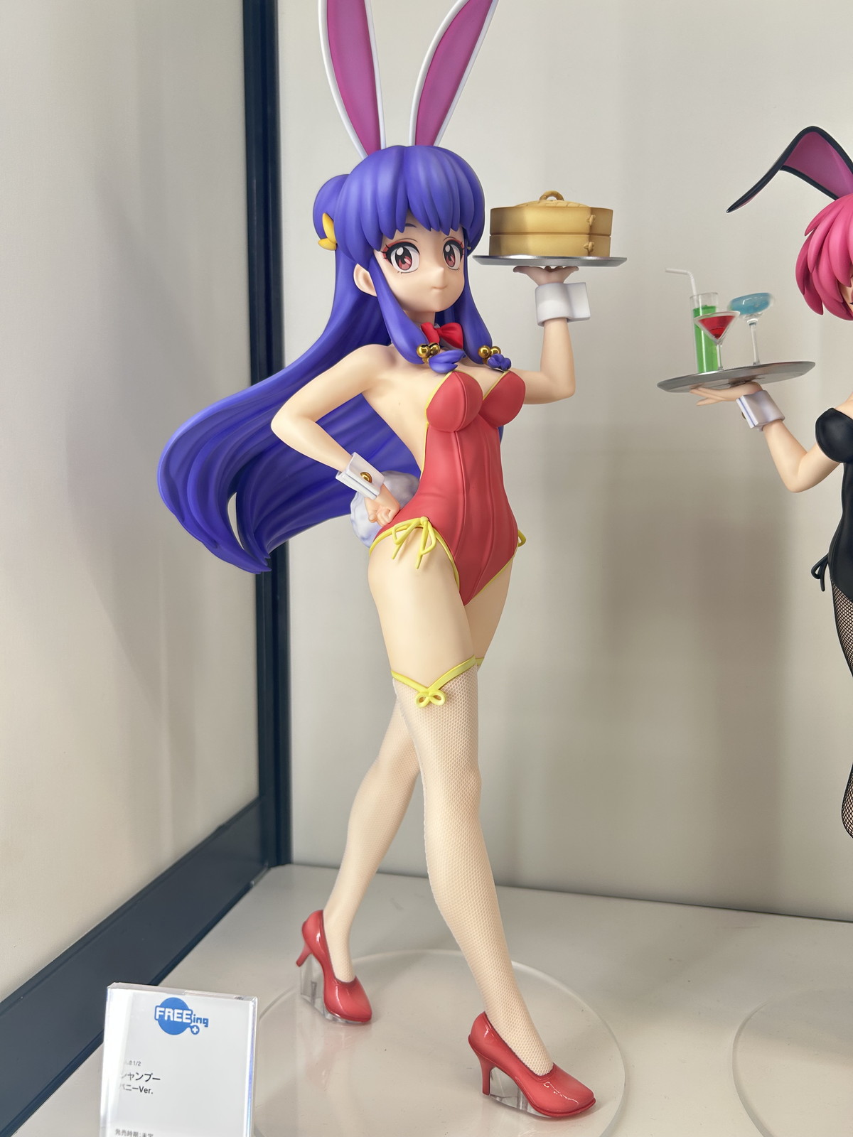 【スマイルフェス2025フォトレポート】「ネコぱら」ショコラ、バニラや「ダンジョン飯」ファリンなどのフィギュアを紹介！