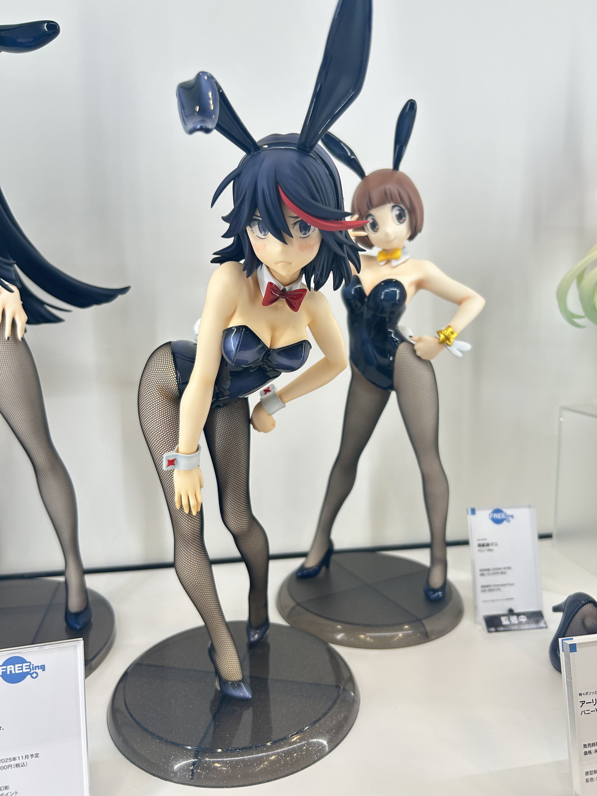 【スマイルフェス2025フォトレポート】「ネコぱら」ショコラ、バニラや「ダンジョン飯」ファリンなどのフィギュアを紹介！